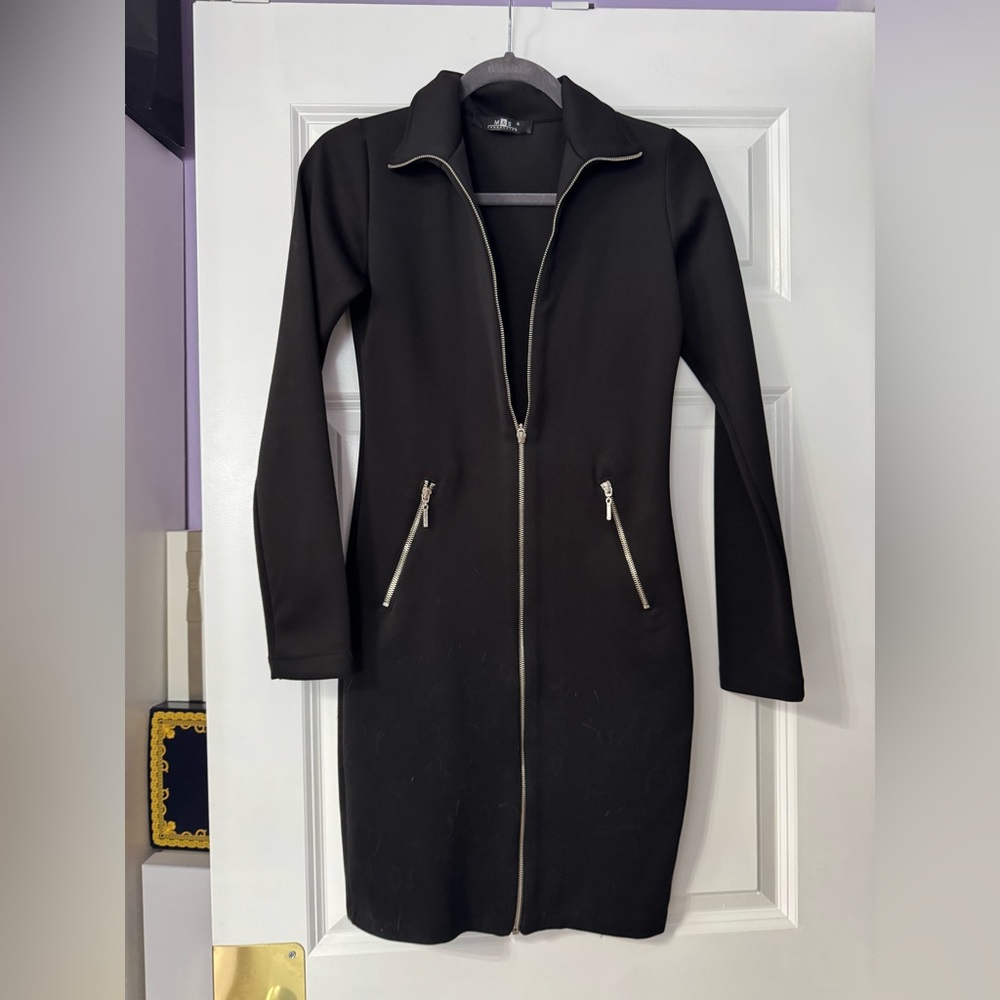Black zipper bodycon dress